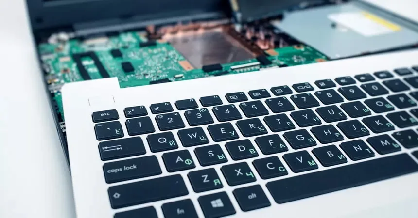Atendimento de notebooks na Isatek