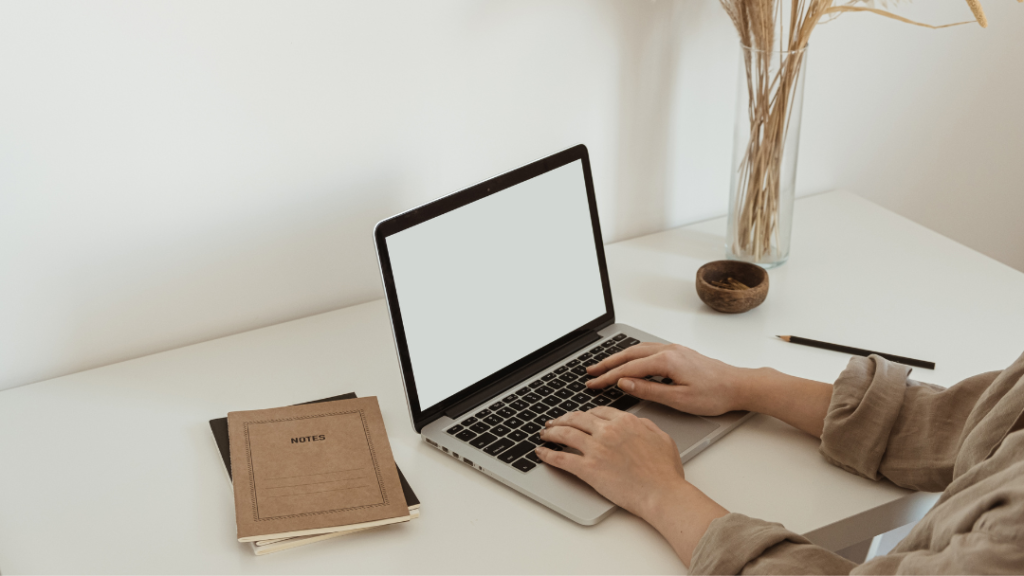 Onde encontrar serviços de reparo de notebook na minha região
